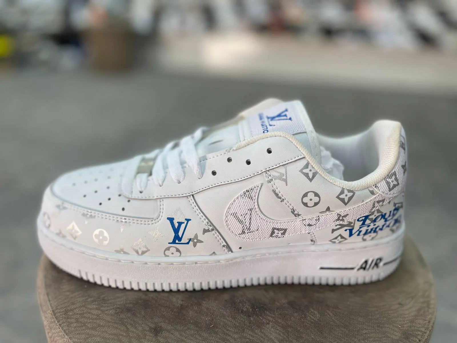 Nike AirForce 1 LV WB