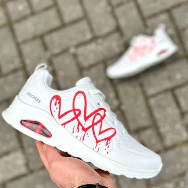 Skechers